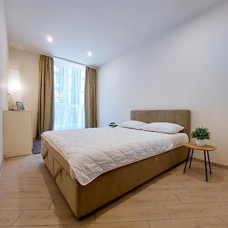 Апартаменты Avalon On Lypynskogo Street